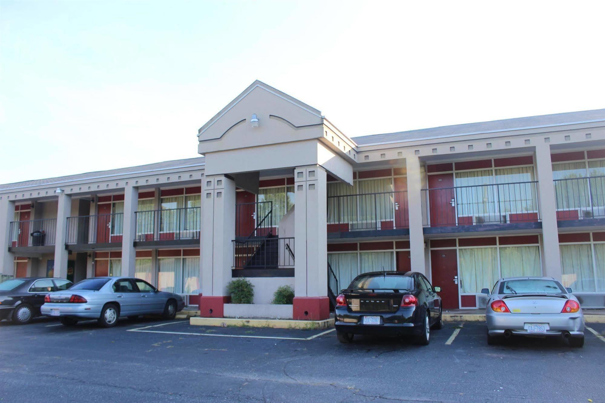 Town And Country Inn Suites Spindale Экстерьер фото
